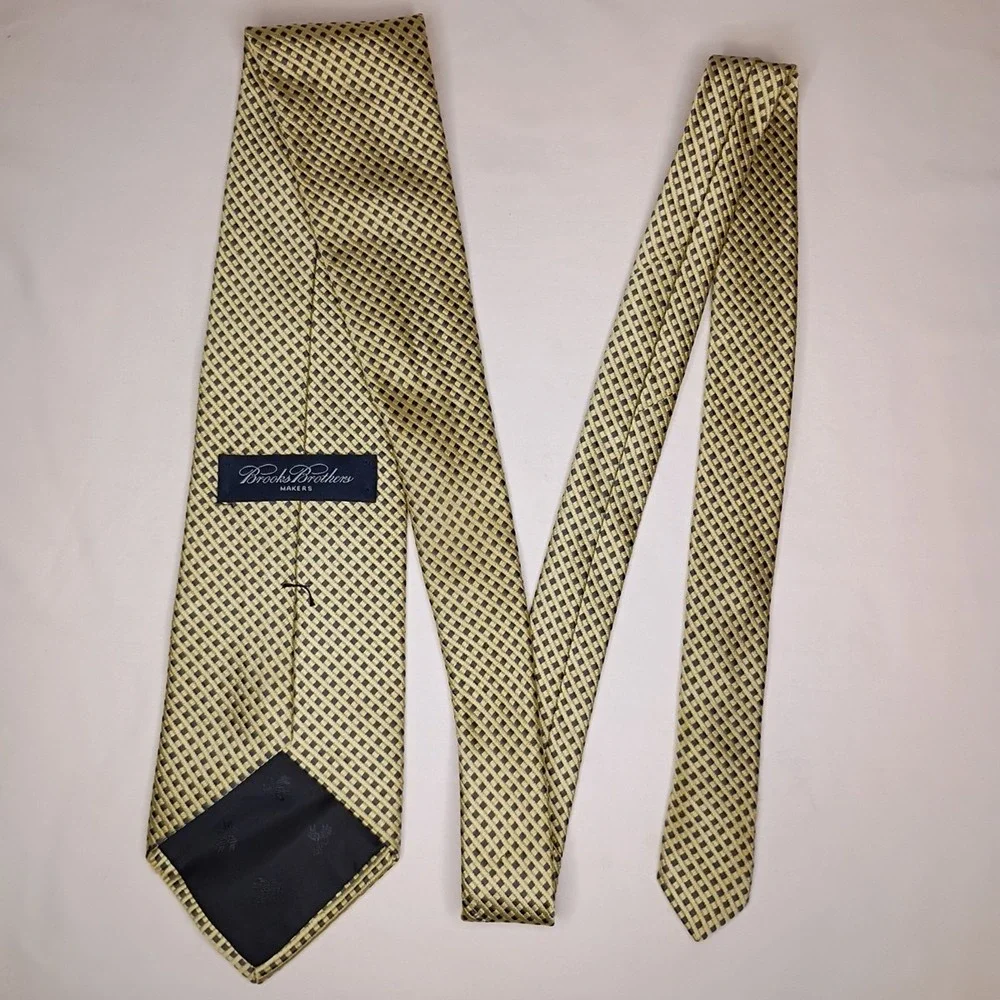 Brooks Brothers Makers 100% Silk USA Made Neck Tie Yellow Blue 3.75